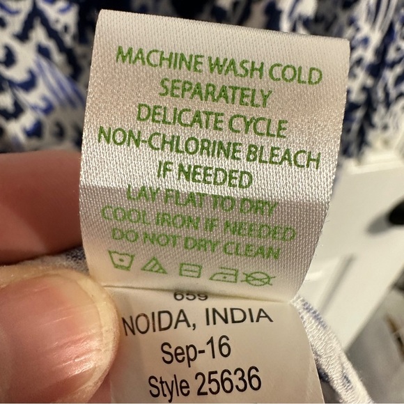 Lilly Pulitzer size small Nita off the shoulder cover up dress, pom pom sleeves - Picture 9 of 11